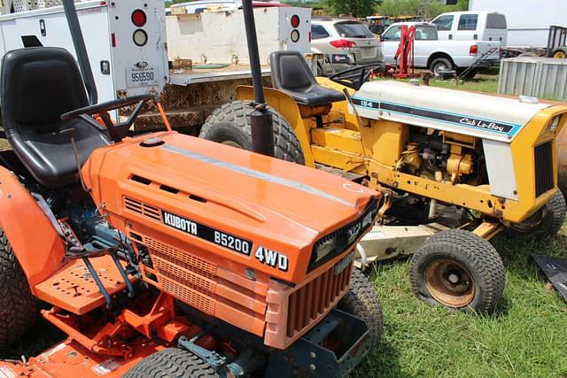 Image of Kubota B5200 equipment image 2