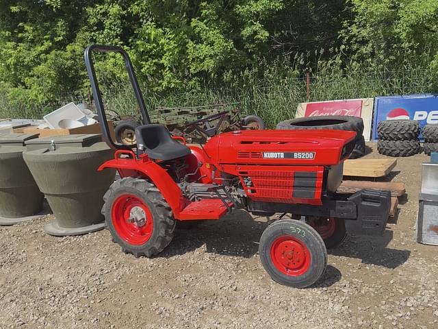 Image of Kubota B5200 equipment image 1