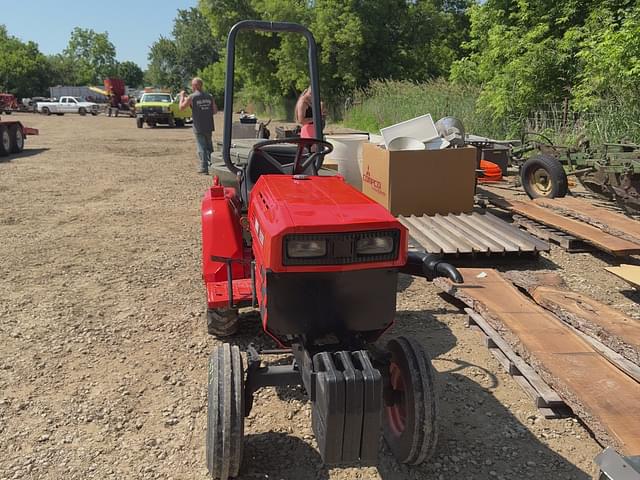 Image of Kubota B5200 equipment image 2