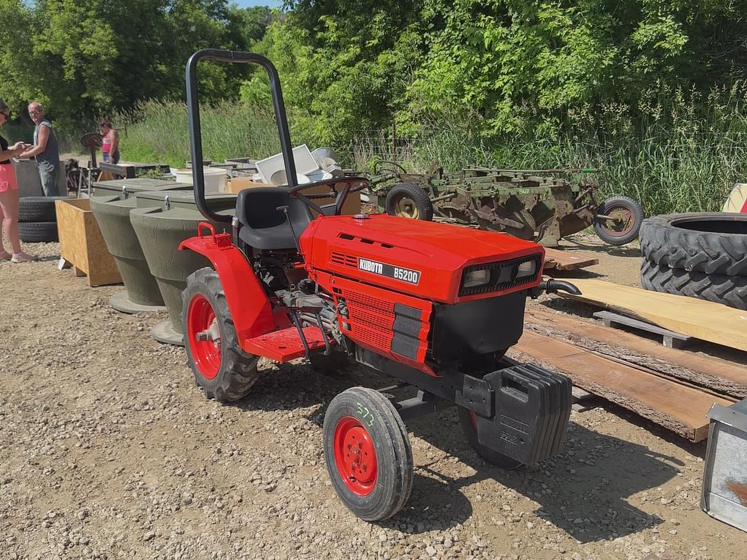 Image of Kubota B5200 Primary image