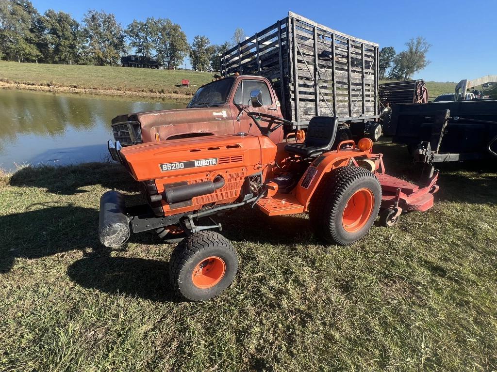 Image of Kubota B5200 Primary image