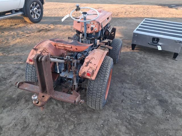 Image of Kubota B6000 equipment image 3
