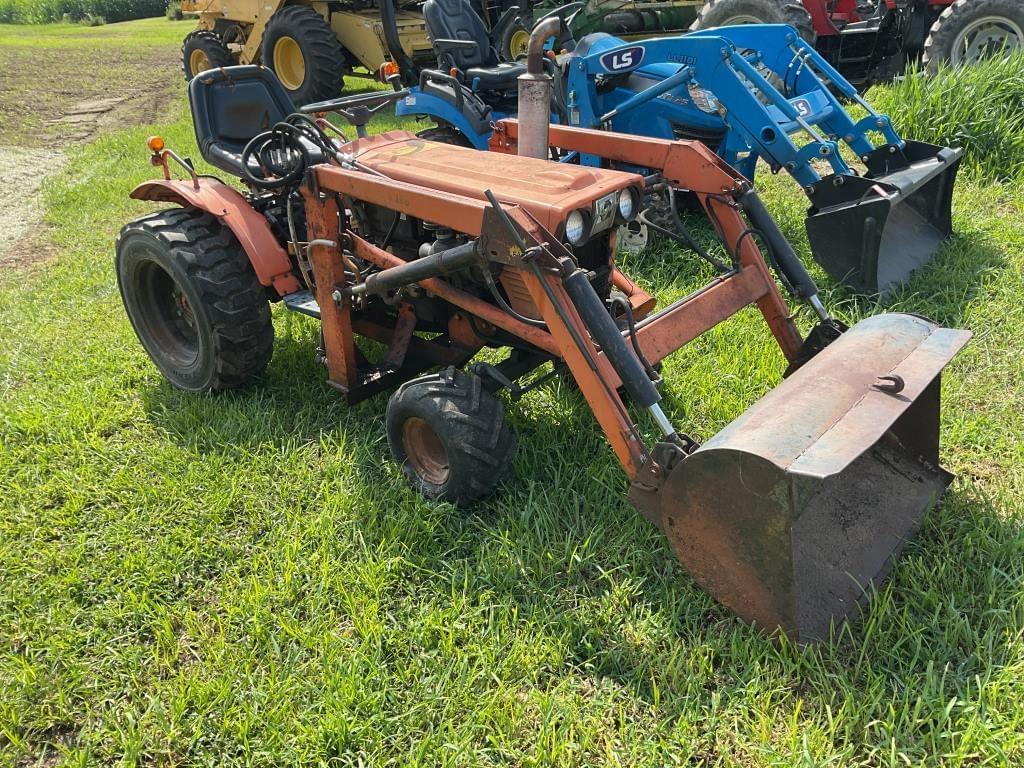 Image of Kubota B6100 Primary image