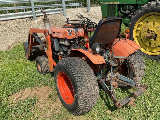 Image of Kubota B6100 equipment image 4