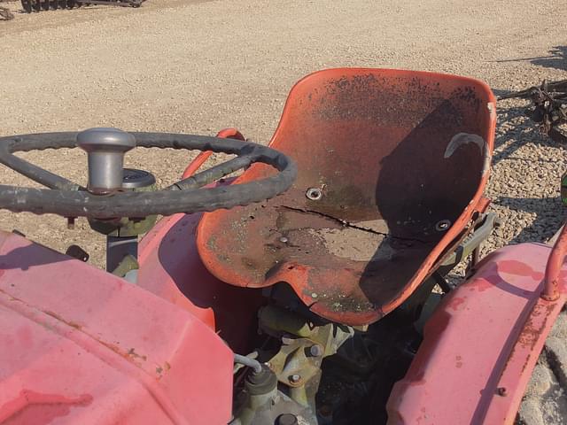 Image of Kubota B6100 equipment image 2