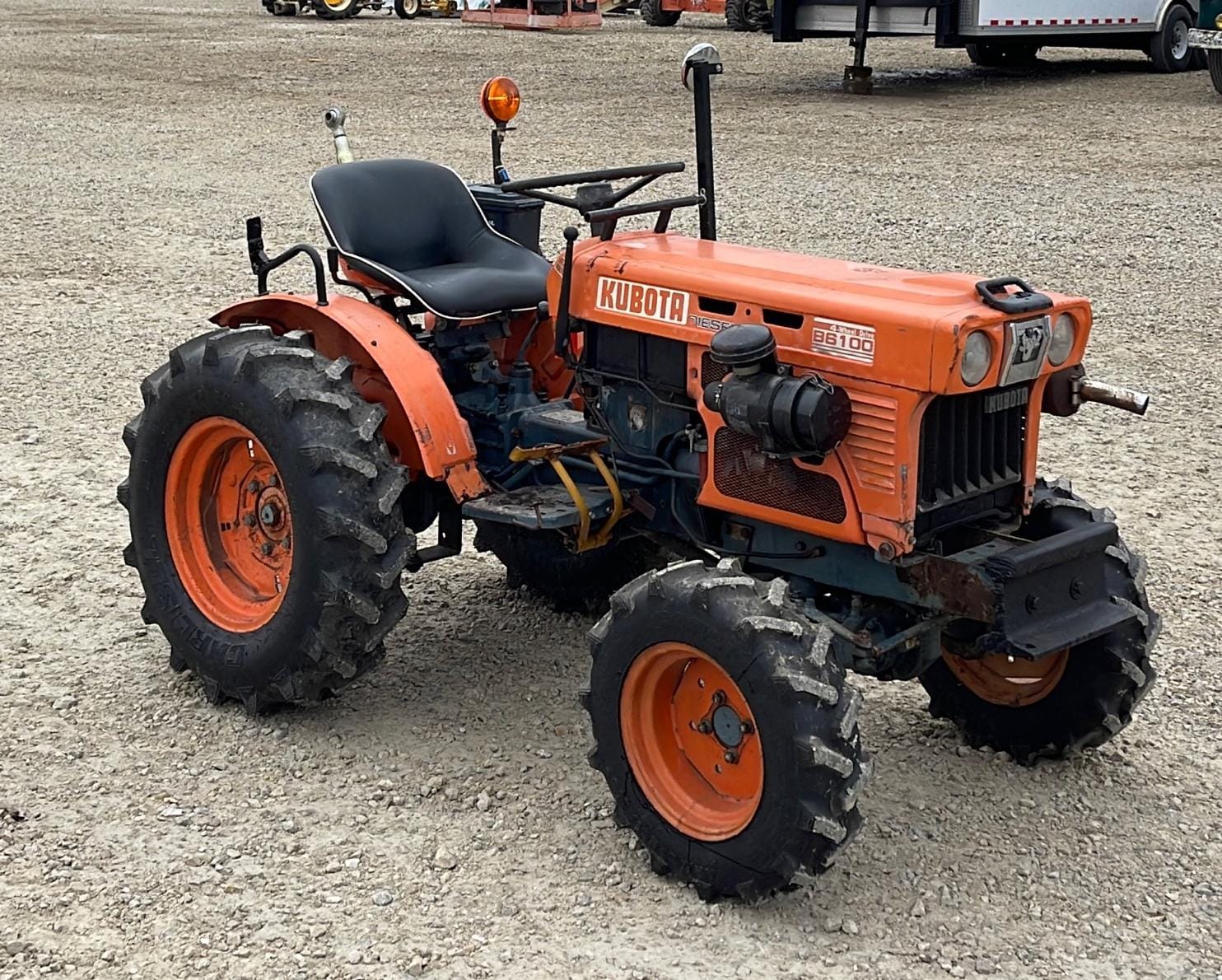 Main image Kubota B6100