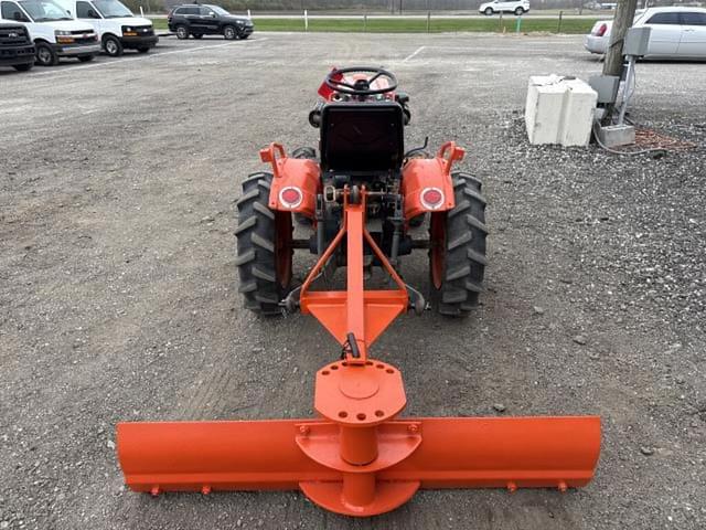 Image of Kubota B6100 equipment image 2