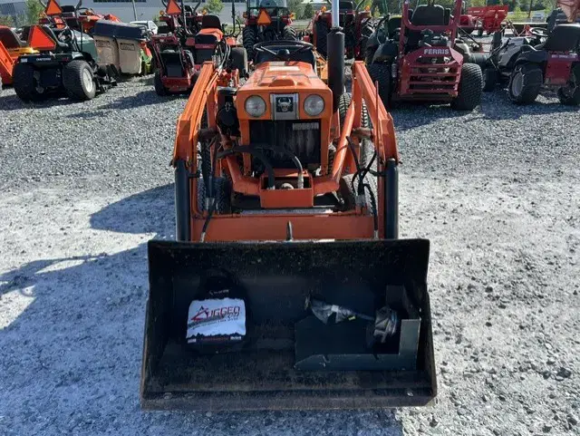 Image of Kubota B6100E equipment image 1