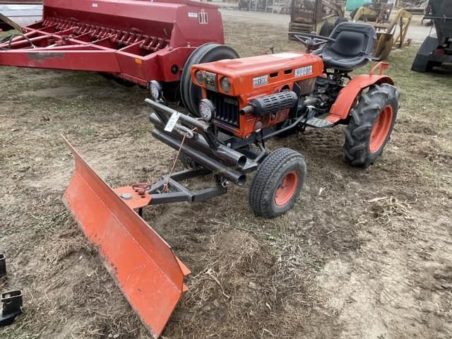 Image of Kubota B6100E equipment image 1