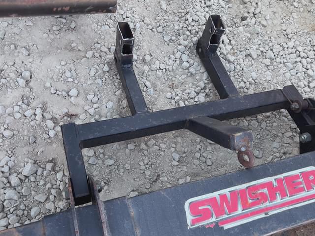 Image of Kubota B6100 equipment image 3