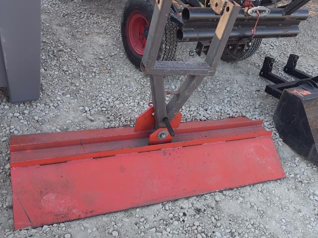 Image of Kubota B6100 equipment image 1