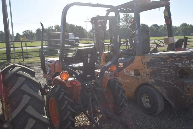 Image of Kubota B6200 equipment image 1