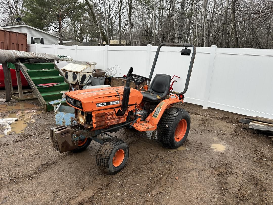 Image of Kubota B6200 Primary image