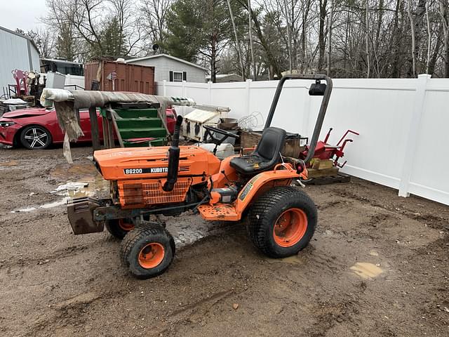 Image of Kubota B6200 equipment image 1