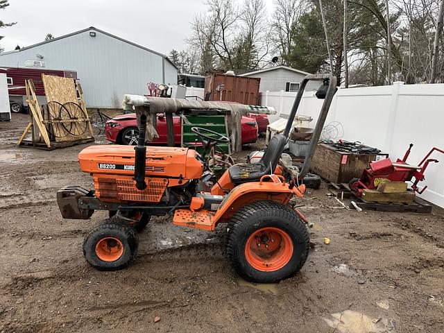 Image of Kubota B6200 equipment image 2