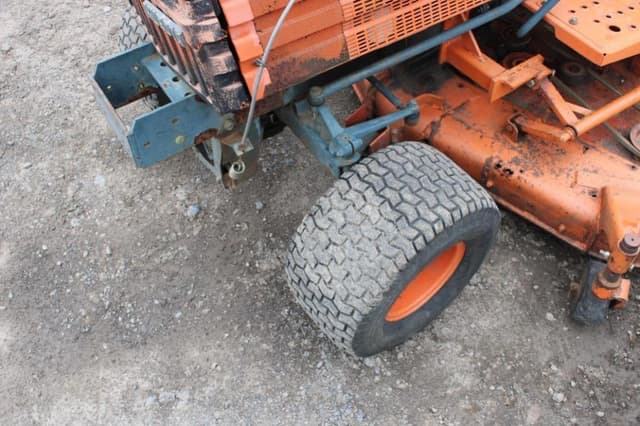 Image of Kubota B6200 equipment image 4