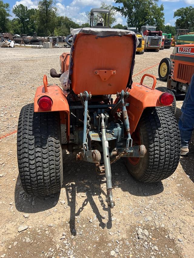 Image of Kubota B6200 equipment image 2