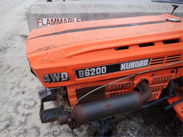 Image of Kubota B6200 equipment image 3