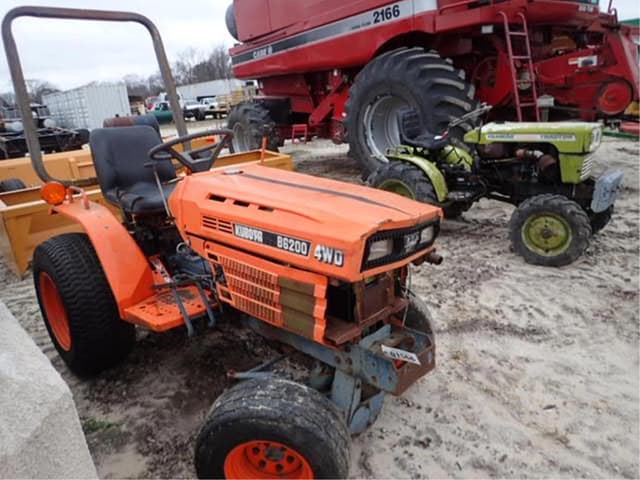 Image of Kubota B6200 equipment image 2
