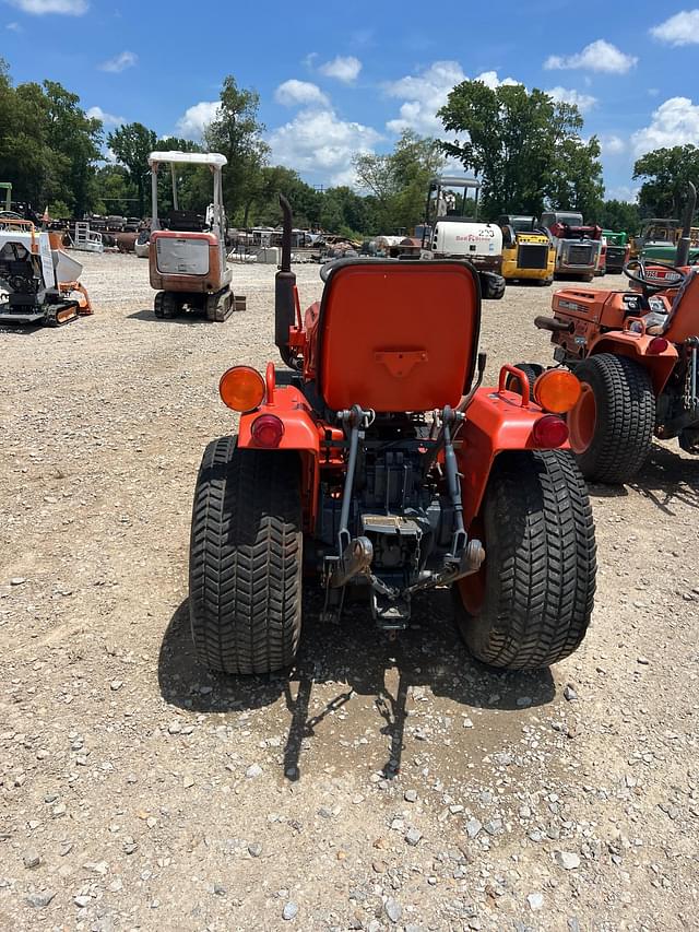 Image of Kubota B6200 equipment image 2
