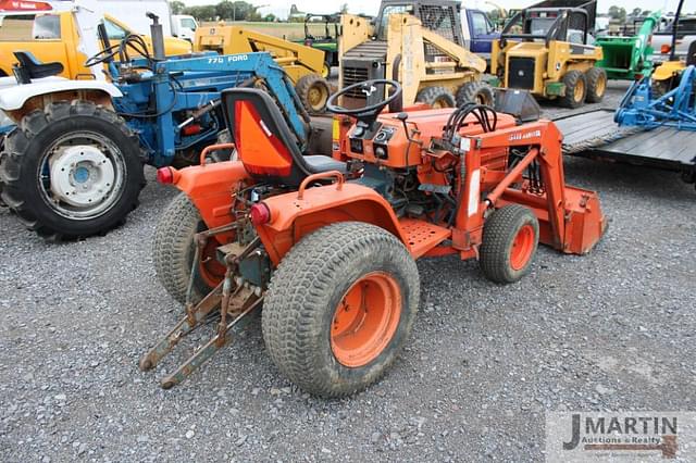 Image of Kubota B6200 equipment image 2