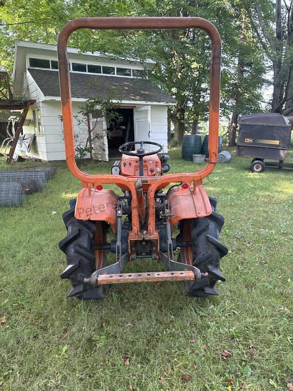 Image of Kubota B7000 equipment image 3