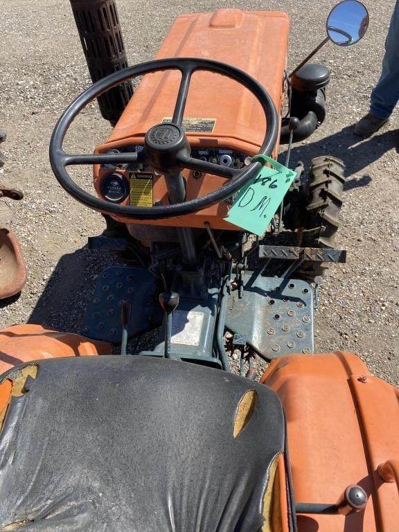 Image of Kubota B7001 equipment image 3