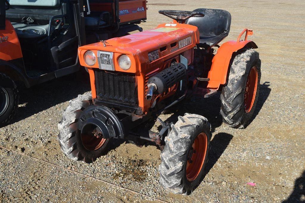 Image of Kubota B7100 Primary image