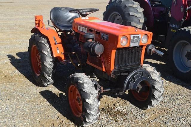 Image of Kubota B7100 equipment image 3