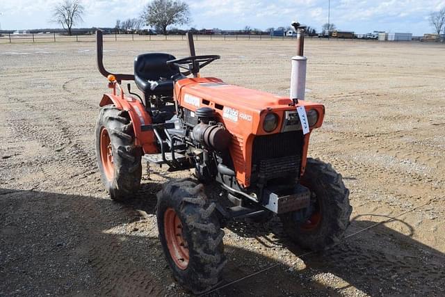 Image of Kubota B7100 equipment image 3