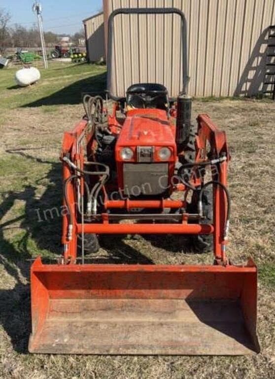 Image of Kubota B7100 equipment image 2