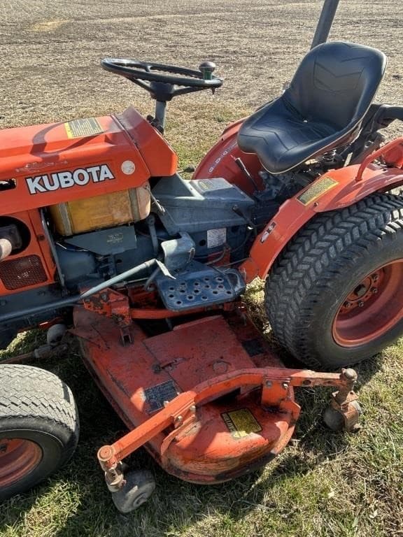 Image of Kubota B7100HST equipment image 2