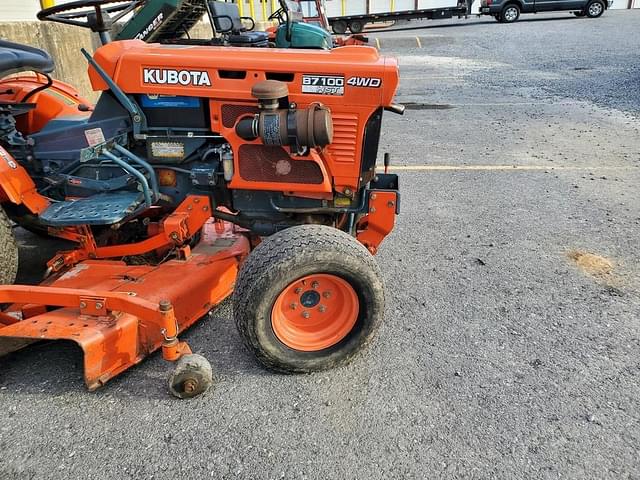 Image of Kubota B7100HST equipment image 3