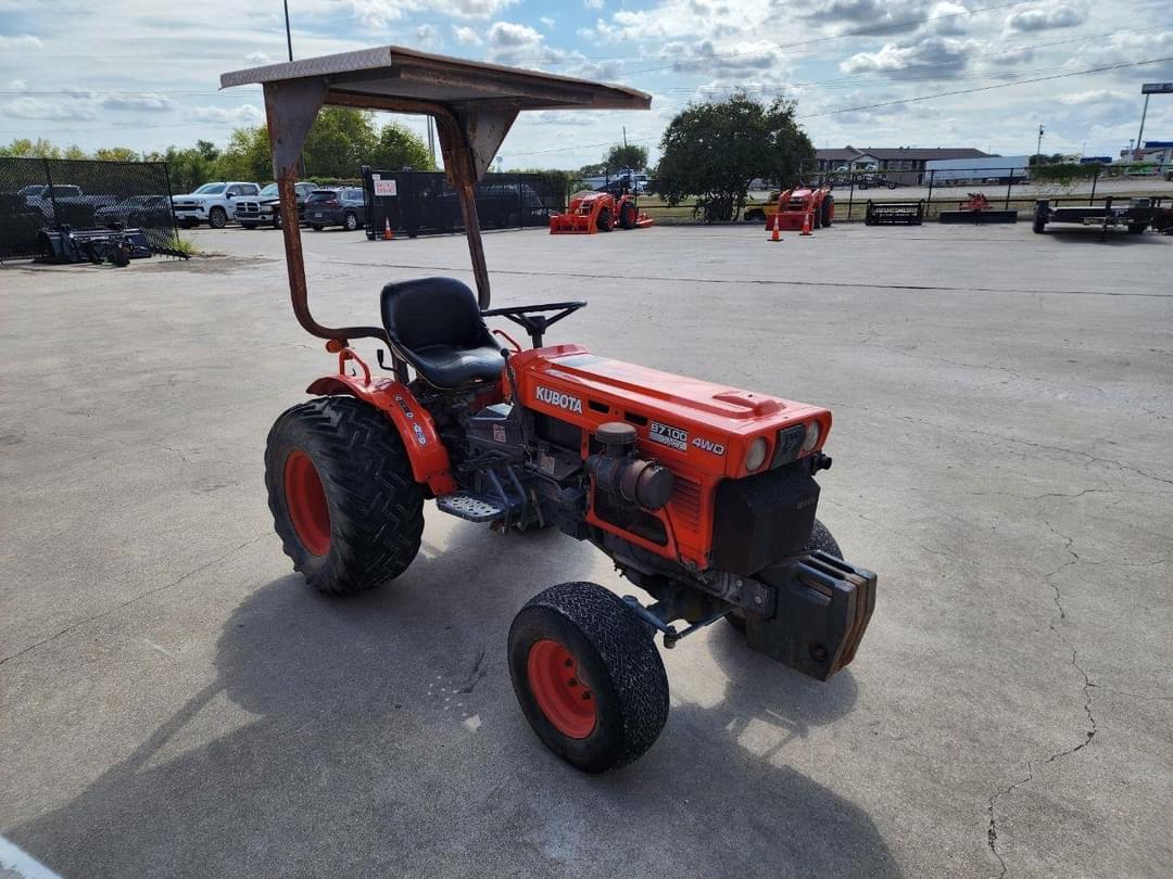 Image of Kubota B7100 Image 0