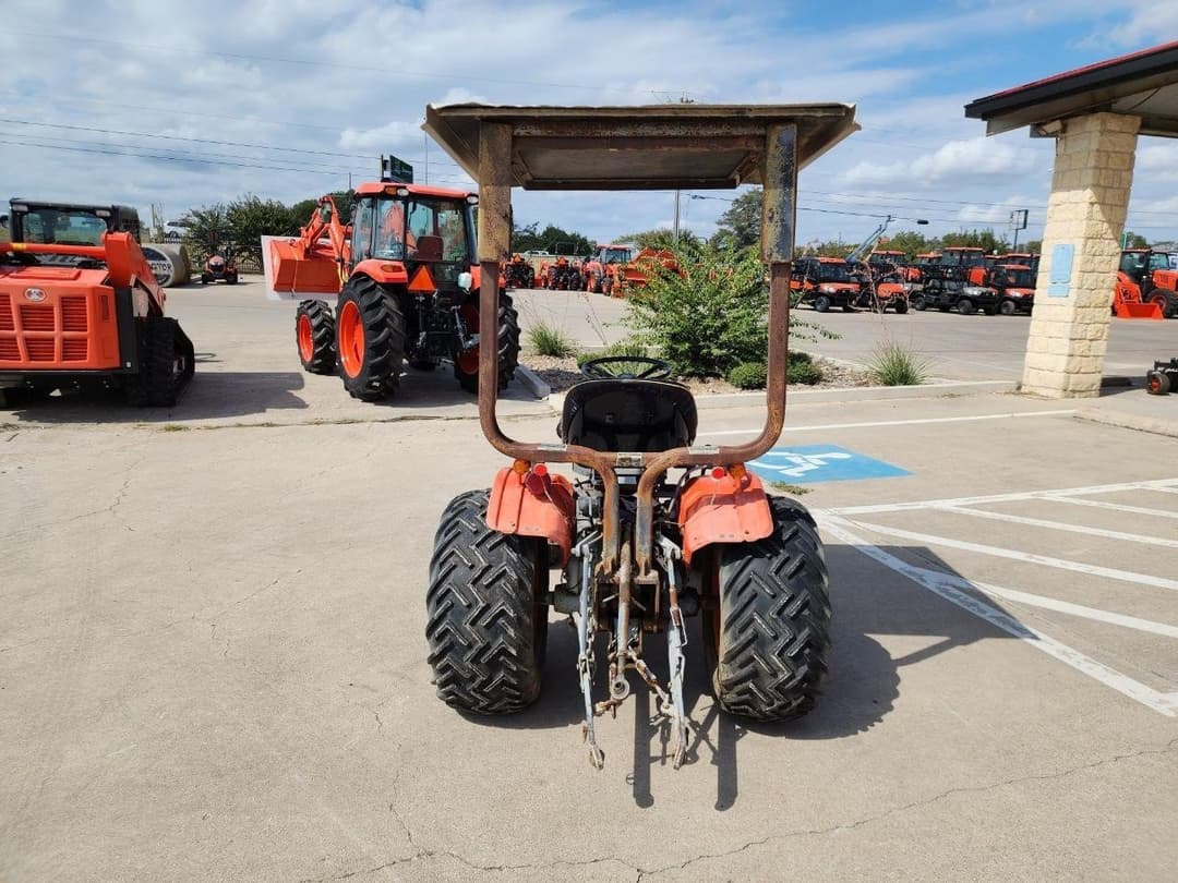 Image of Kubota B7100 Primary Image