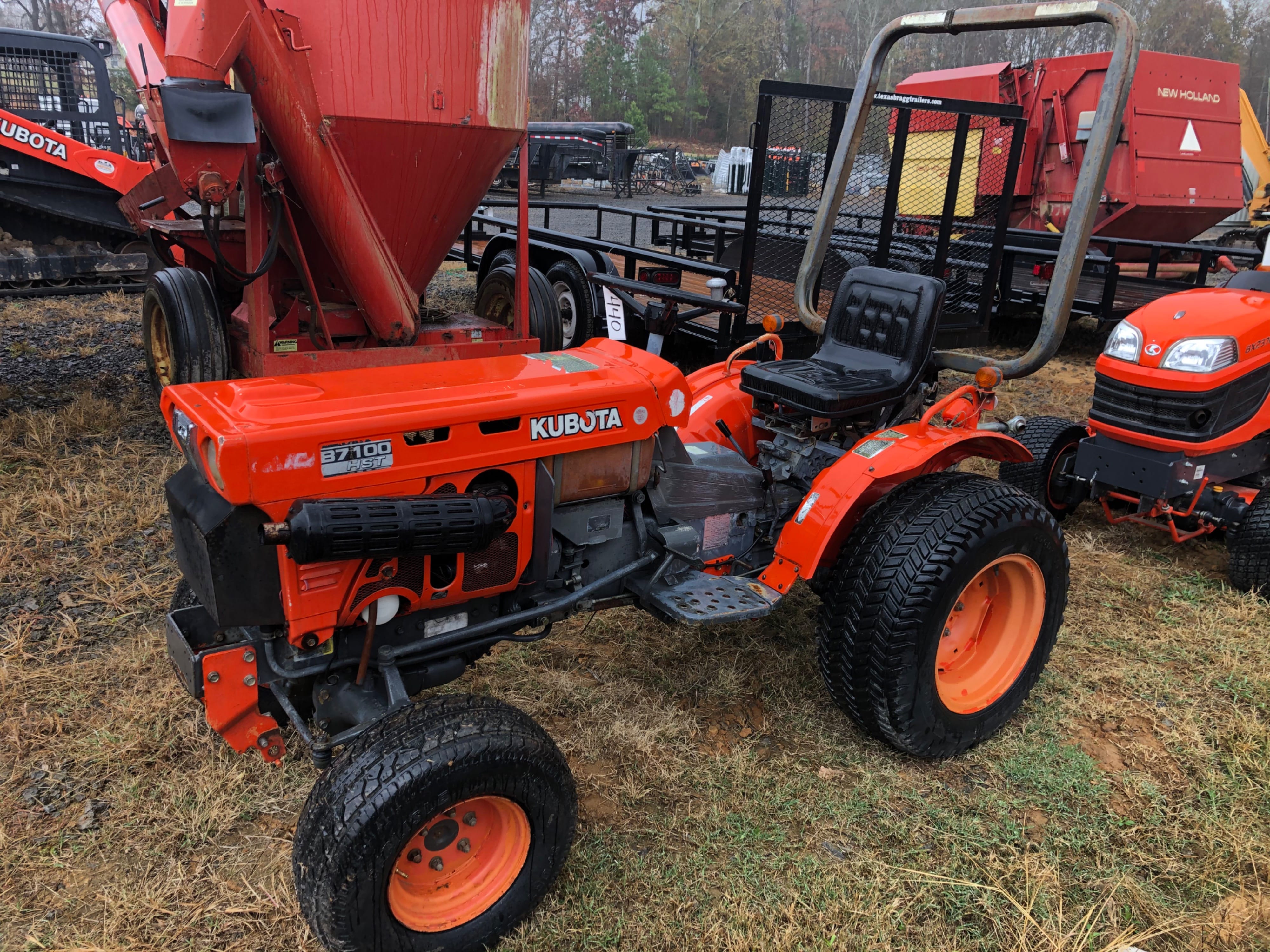 Main image Kubota B7100