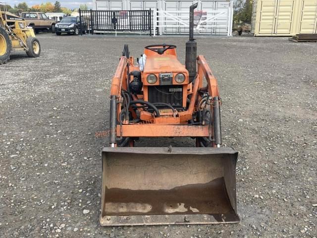 Image of Kubota B7100 equipment image 2