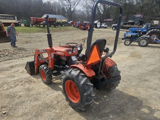 Image of Kubota B7100 equipment image 2