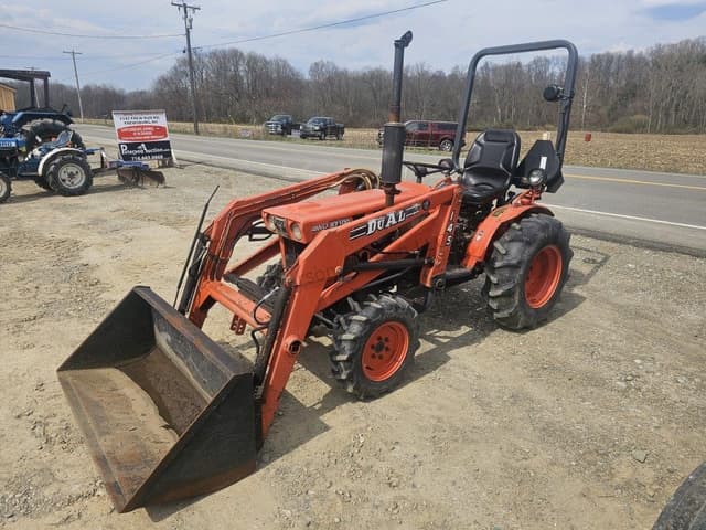 Image of Kubota B7100 equipment image 1