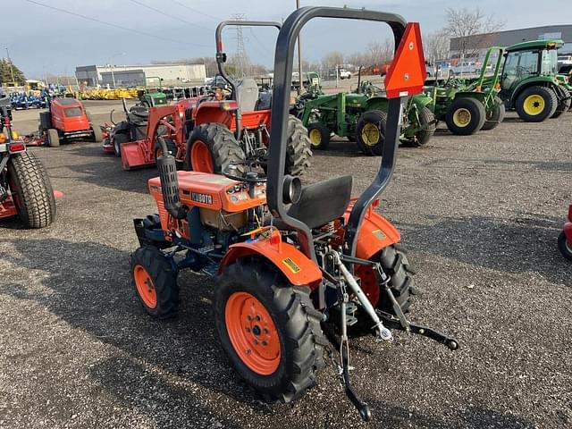 Image of Kubota B7100 equipment image 1