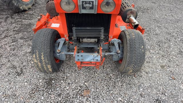Image of Kubota B7100 equipment image 3