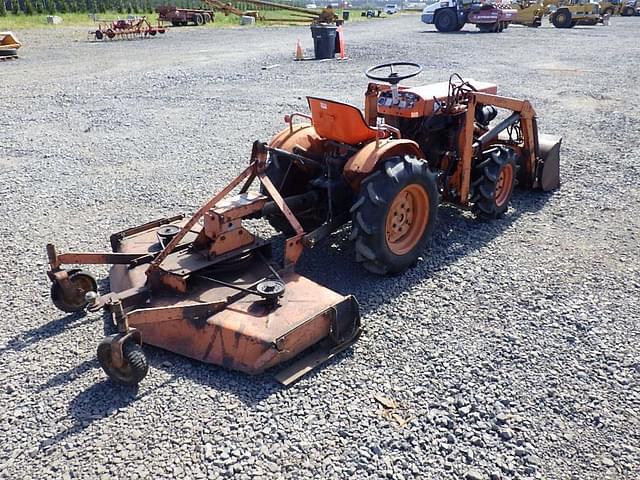 Image of Kubota B7100 equipment image 3