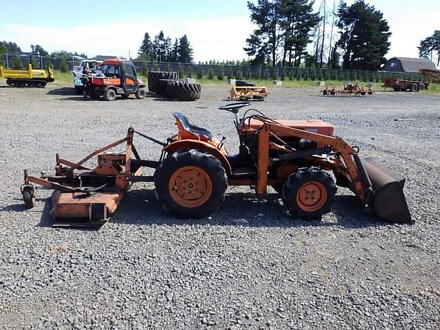 Image of Kubota B7100 equipment image 2