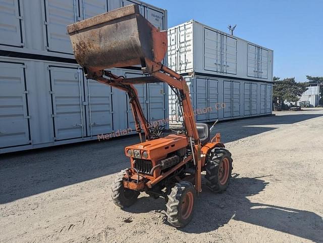 Image of Kubota B7100 equipment image 2