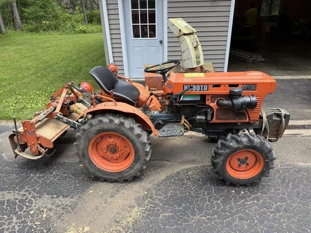 Image of Kubota B7001 equipment image 1