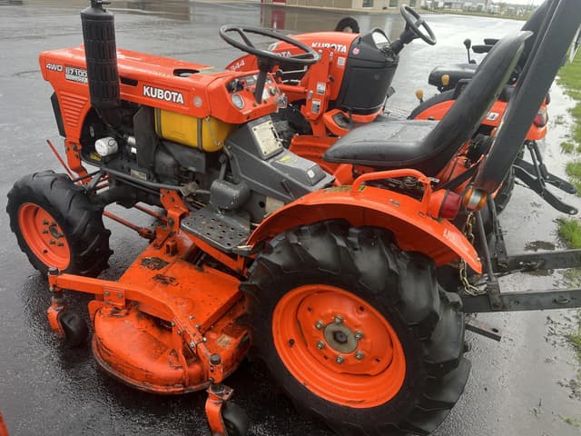 Image of Kubota B7100HST equipment image 4
