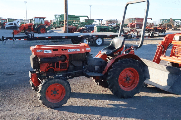 Kubota B7100HST Equipment Image0
