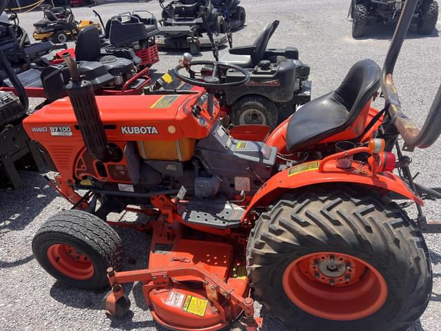 Image of Kubota B7100HST equipment image 2