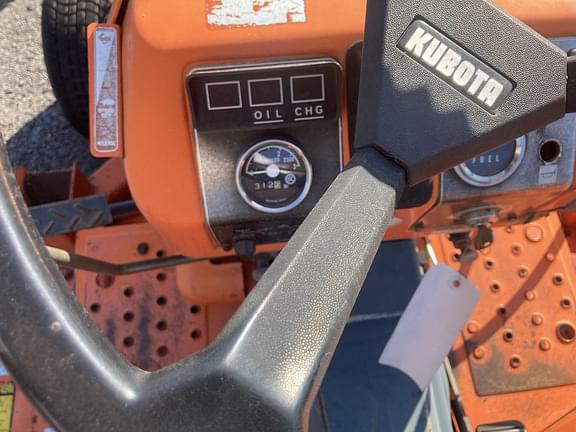 Image of Kubota B7200 equipment image 4