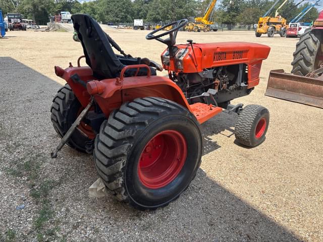 Image of Kubota B7200 equipment image 3